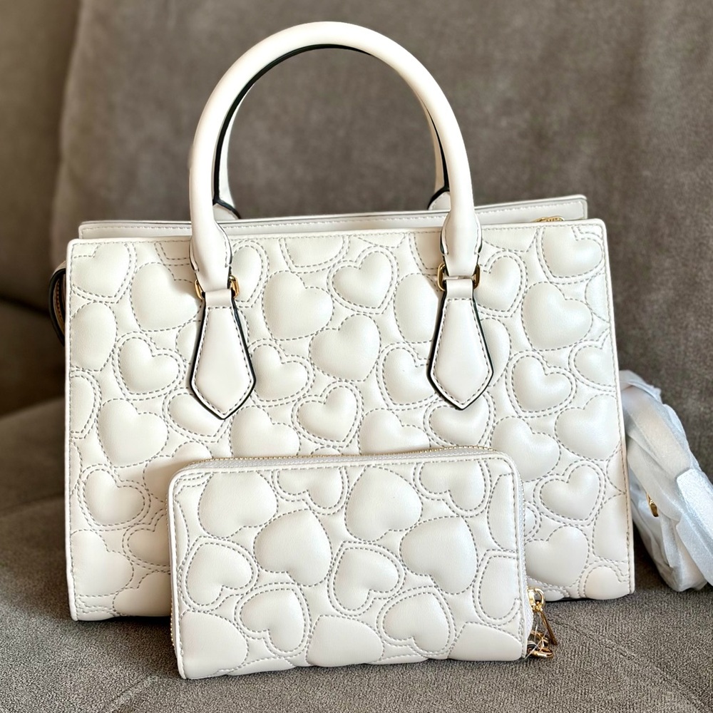 MICHAEL KORS Cream Quilted Heart Satchel with Matching Wallet - Picture 2 of 8